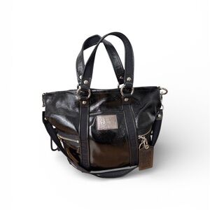 Y2K Coach Poppy Black Patent Leather shoulder Bag.